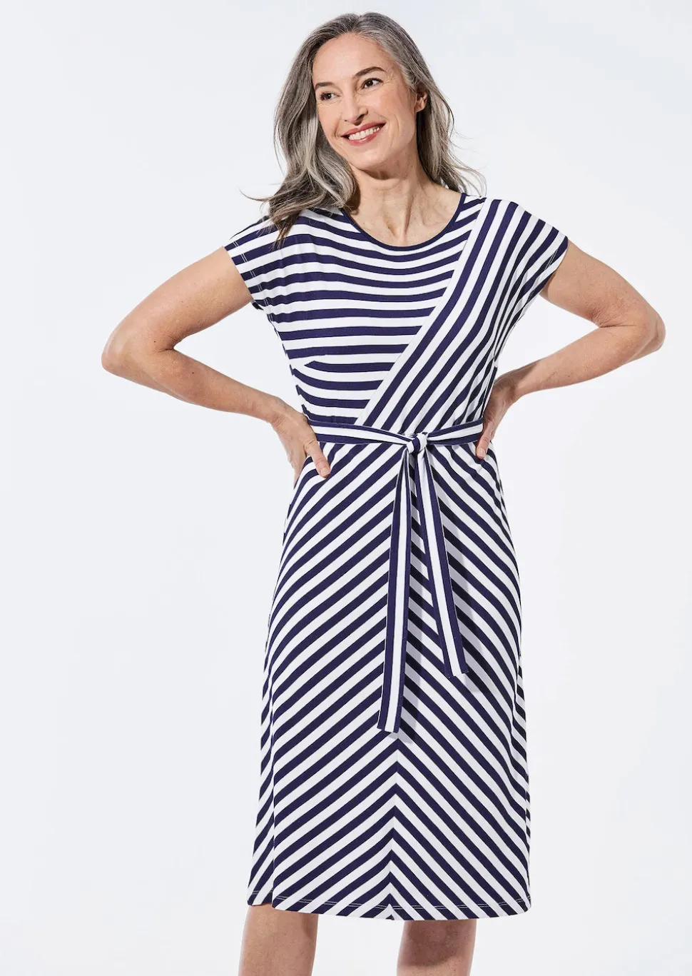 Kleid mit U-Boot-Ausschnitt