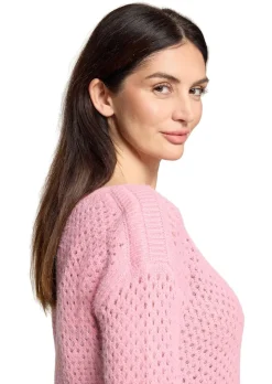 Kuscheliger Ajourpullover mit Lochmuster