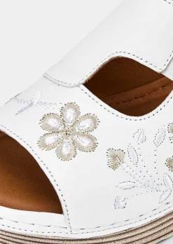 Leder-Pantoletten mit Blumenmuster