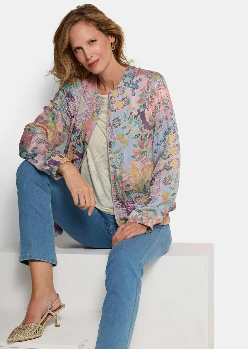 Leichter Blouson aus Viskose-Satin