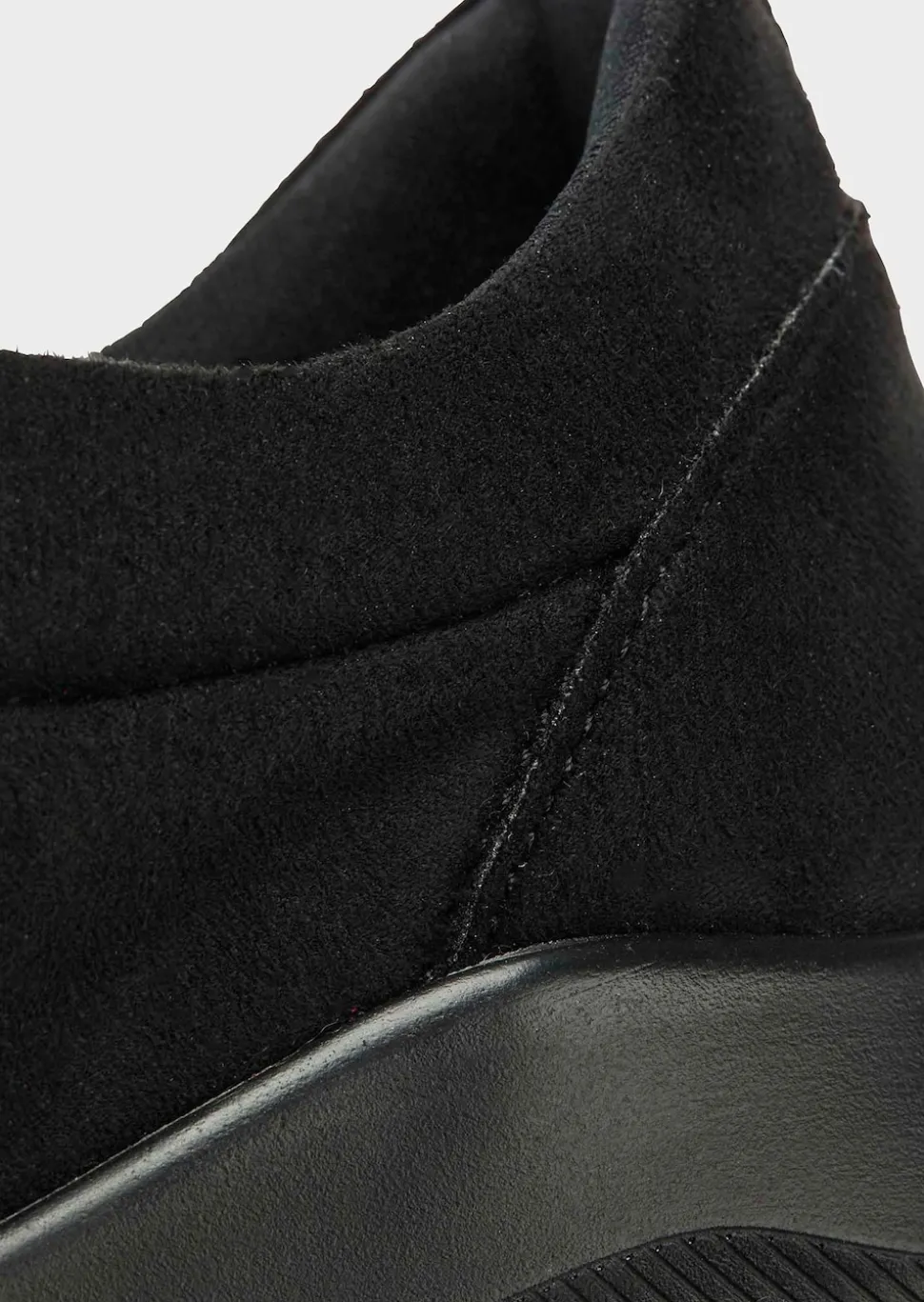 Leichter Sneaker mit Soft-Touch