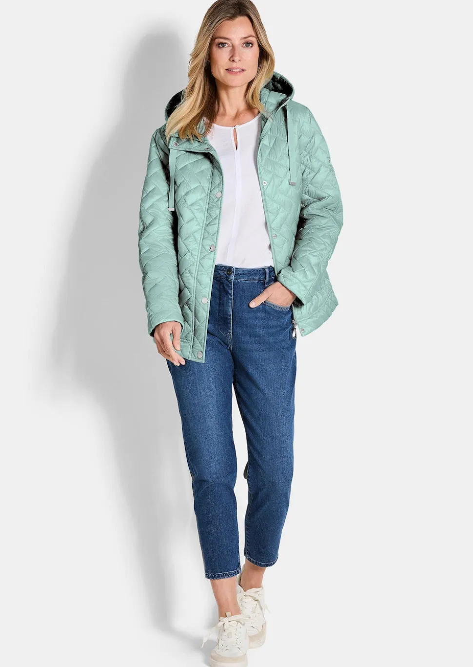 Leichte Steppjacke mit Kapuze