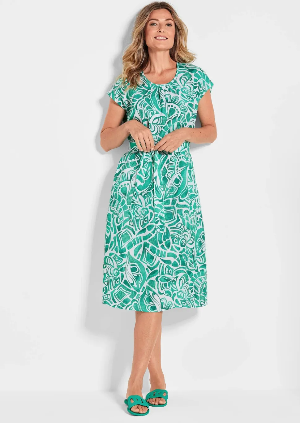 Leinenkleid mit Alloverdruck & Bindegürtel