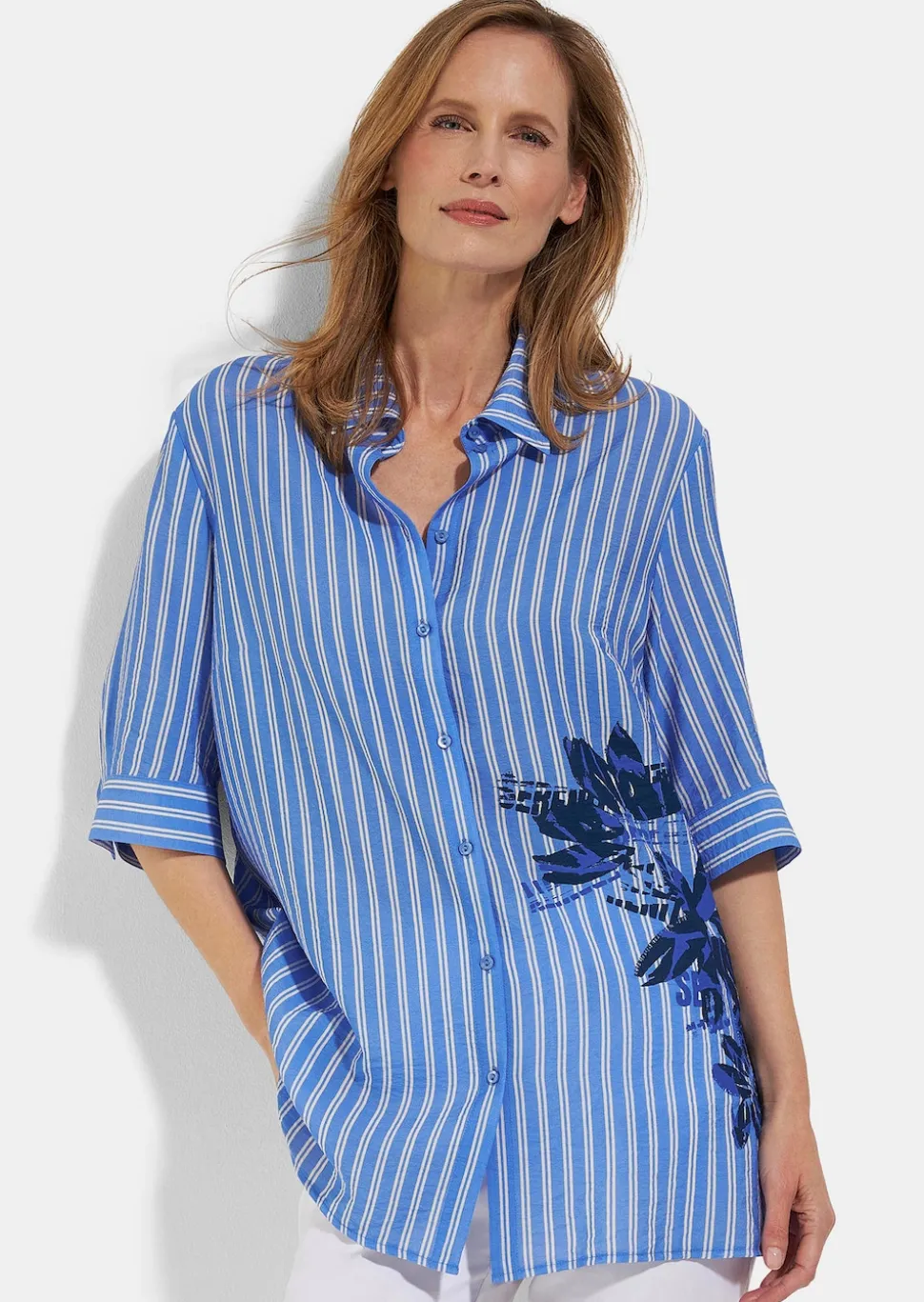 Längere Hemdbluse mit maritimen Streifen