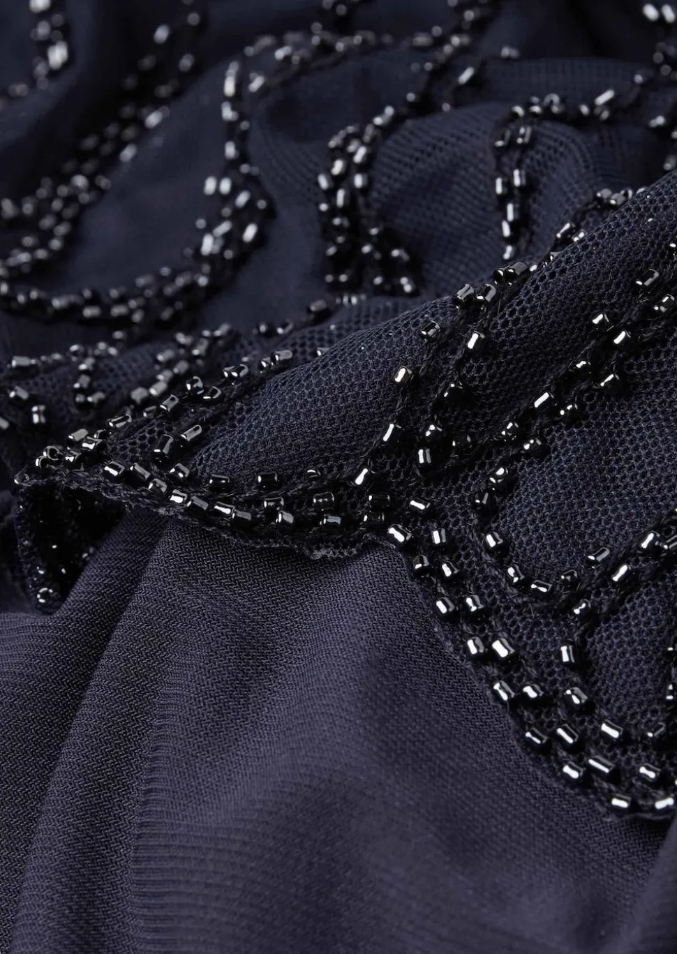 Mit Perlen besetztes Kleid