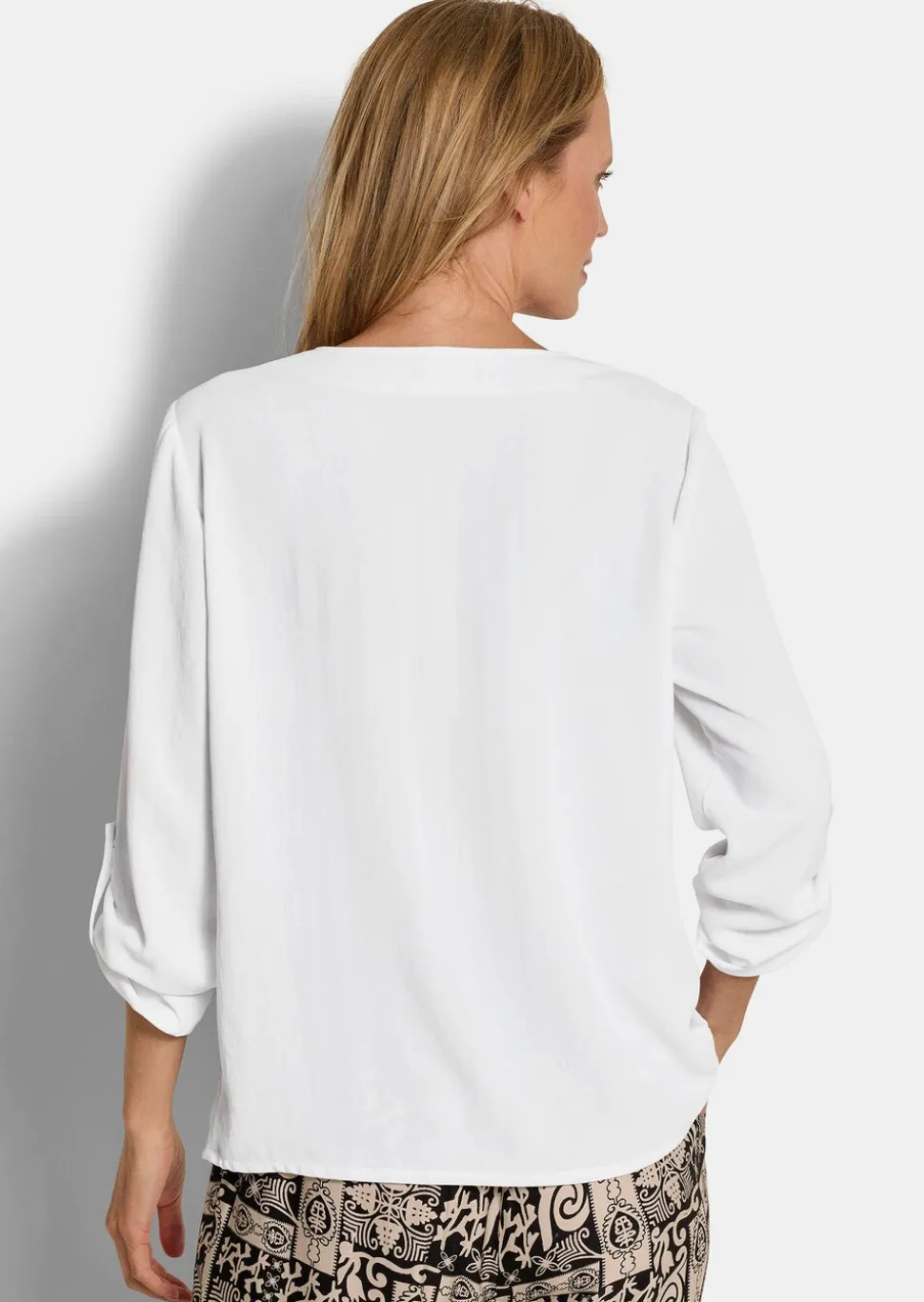 Pflegeleichte Bluse mit V-Ausschnitt