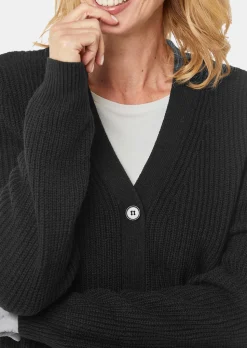 Pflegeleichte Strickjacke in hochwertiger Rippenstruktur