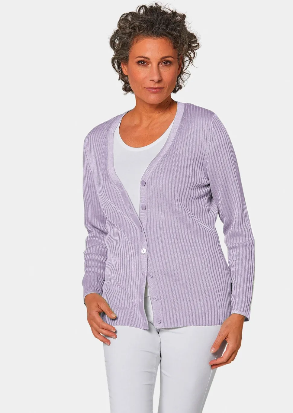 Pflegeleichte Strickjacke in hochwertiger Rippenstruktur
