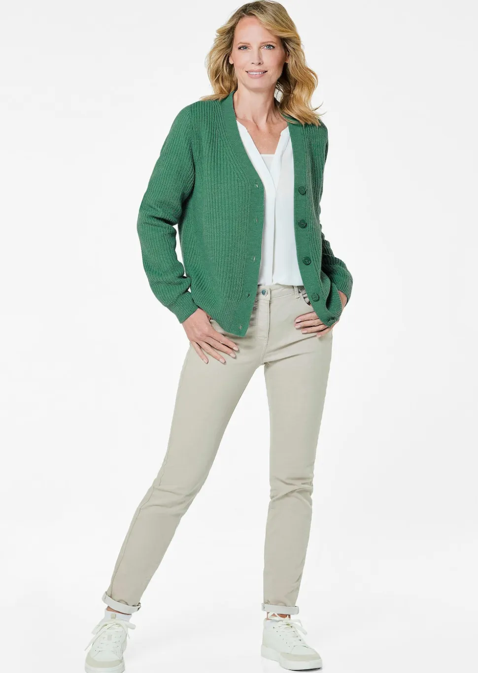 Pflegeleichte Strickjacke in hochwertiger Rippenstruktur
