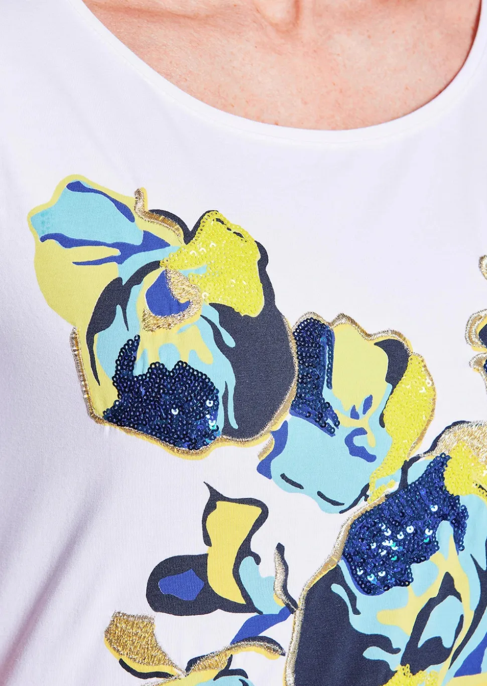 Printshirt mit Stickerei