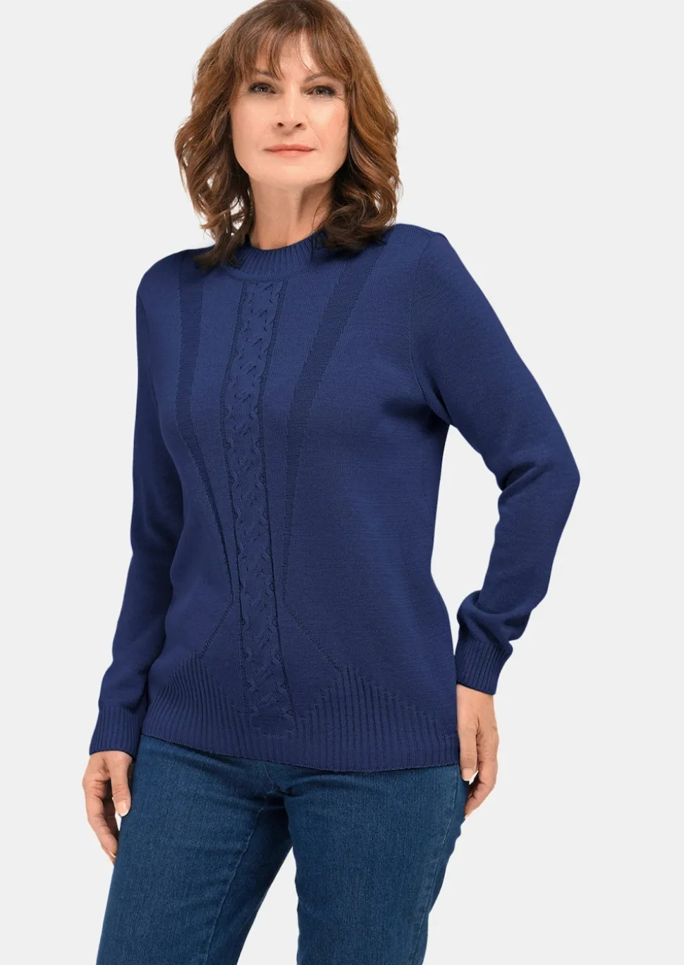 Pullover mit streckendem Zopfmuster