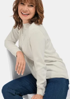Pullover mit streckendem Zopfmuster