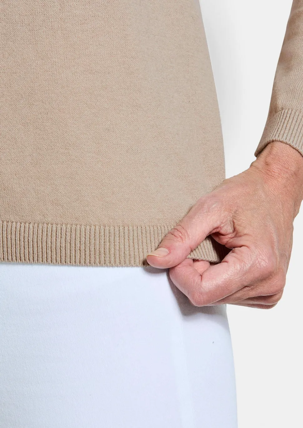 Pullover mit V-Ausschnitt aus COTTAMIRA