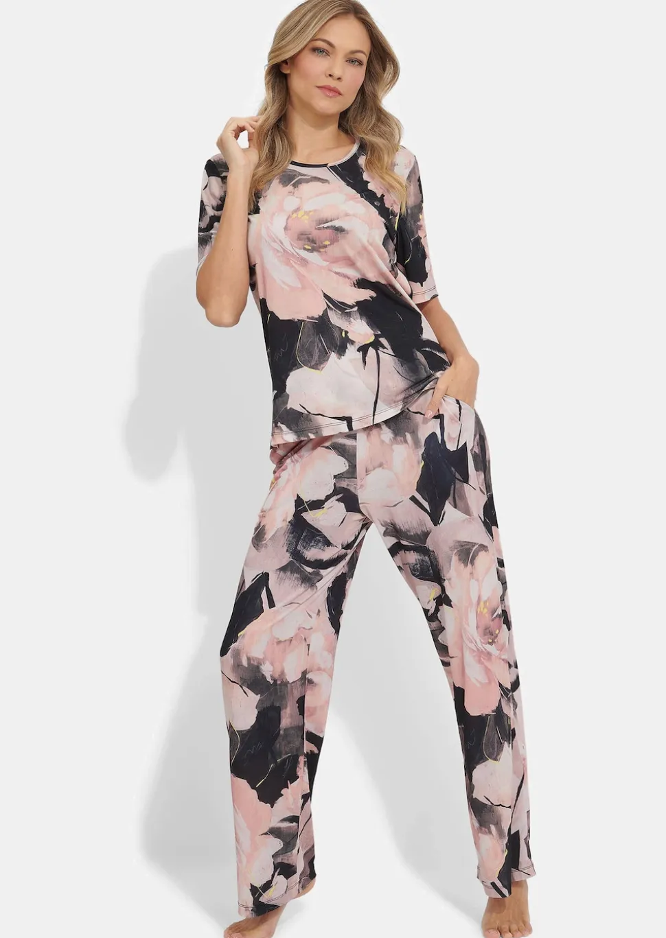 Pyjama mit großem Blütendruck