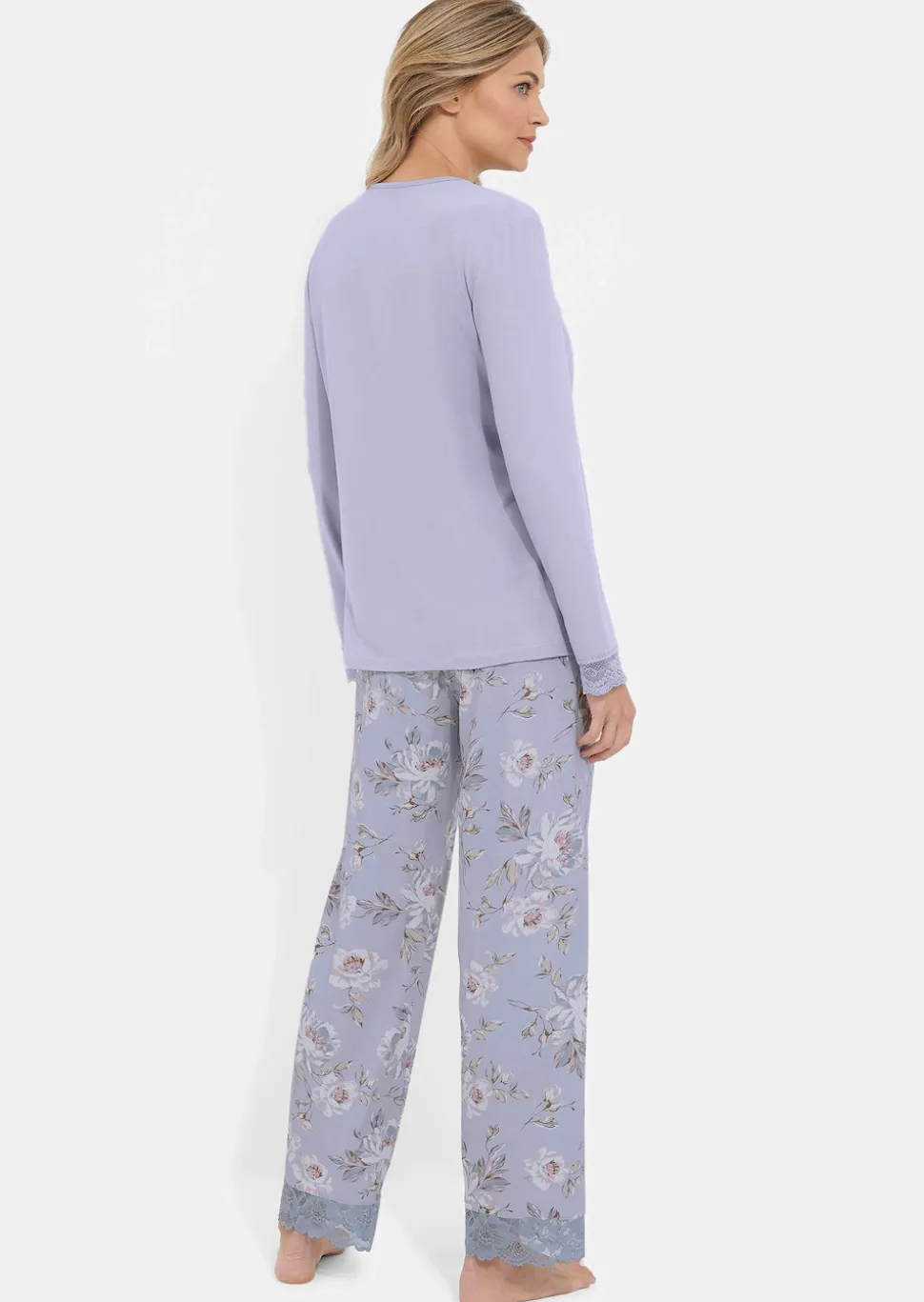 Pyjama mit Spitzendetails