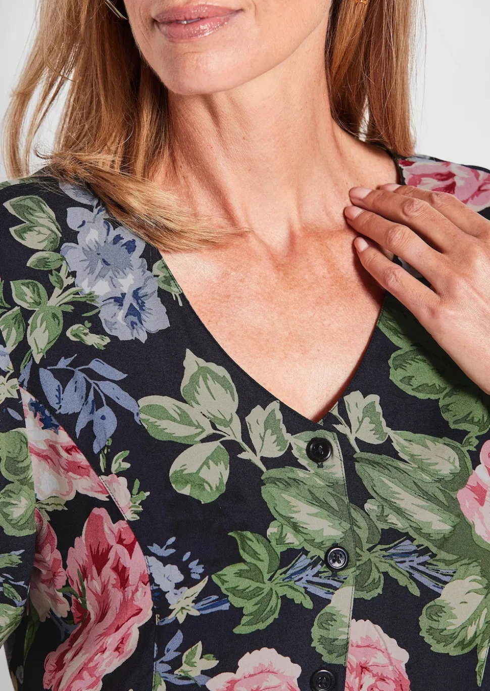 Romantisches Kleid mit floralem Alloverdruck