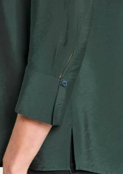 Rundhalsbluse aus strukturiertem Viskosemix