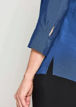 Rundhalsbluse aus strukturiertem Viskosemix
