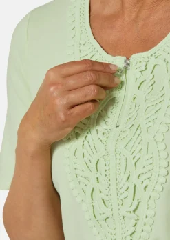 Rundhalsshirt mit Häkelspitze