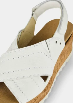 Sandale mit verstellbarem Klettriemen