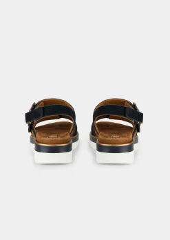 Sandalen mit dekorativer Zierschließe