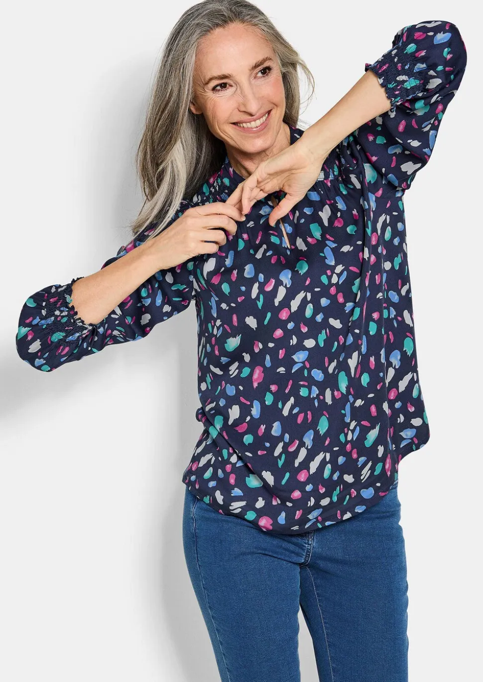 Satin-Bluse mit Smok-Details