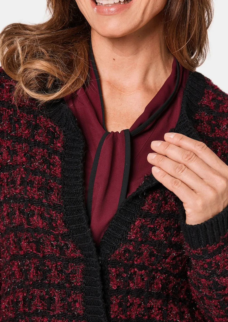Schicker Strickcardigan mit Glanzgarnen