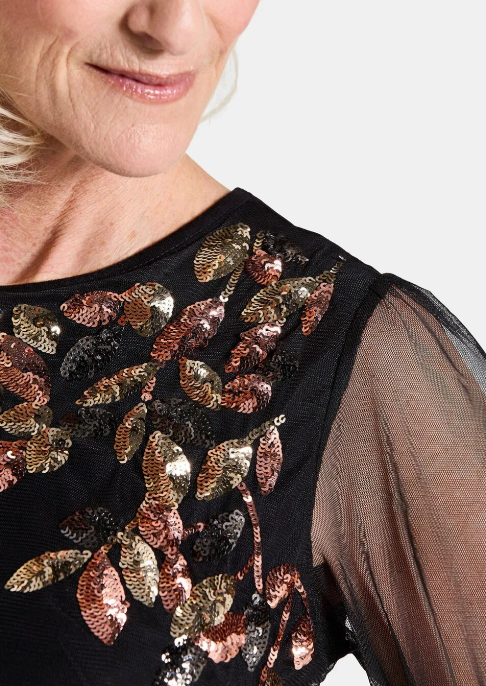 Shirt mit aufwendiger Paillettenstickerei