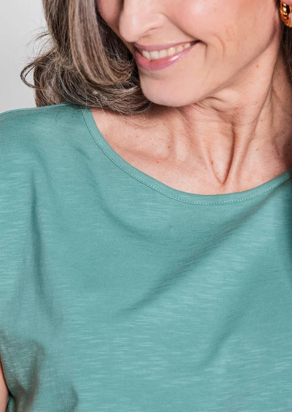 Shirt mit überschnittenen Schultern