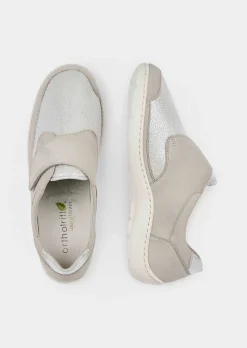 Slipper mit verstellbarem Klettverschluss