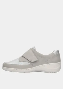Slipper mit verstellbarem Klettverschluss