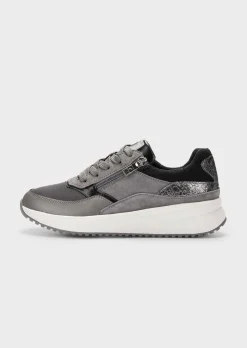 Sneaker aus Glatt- und Wildleder