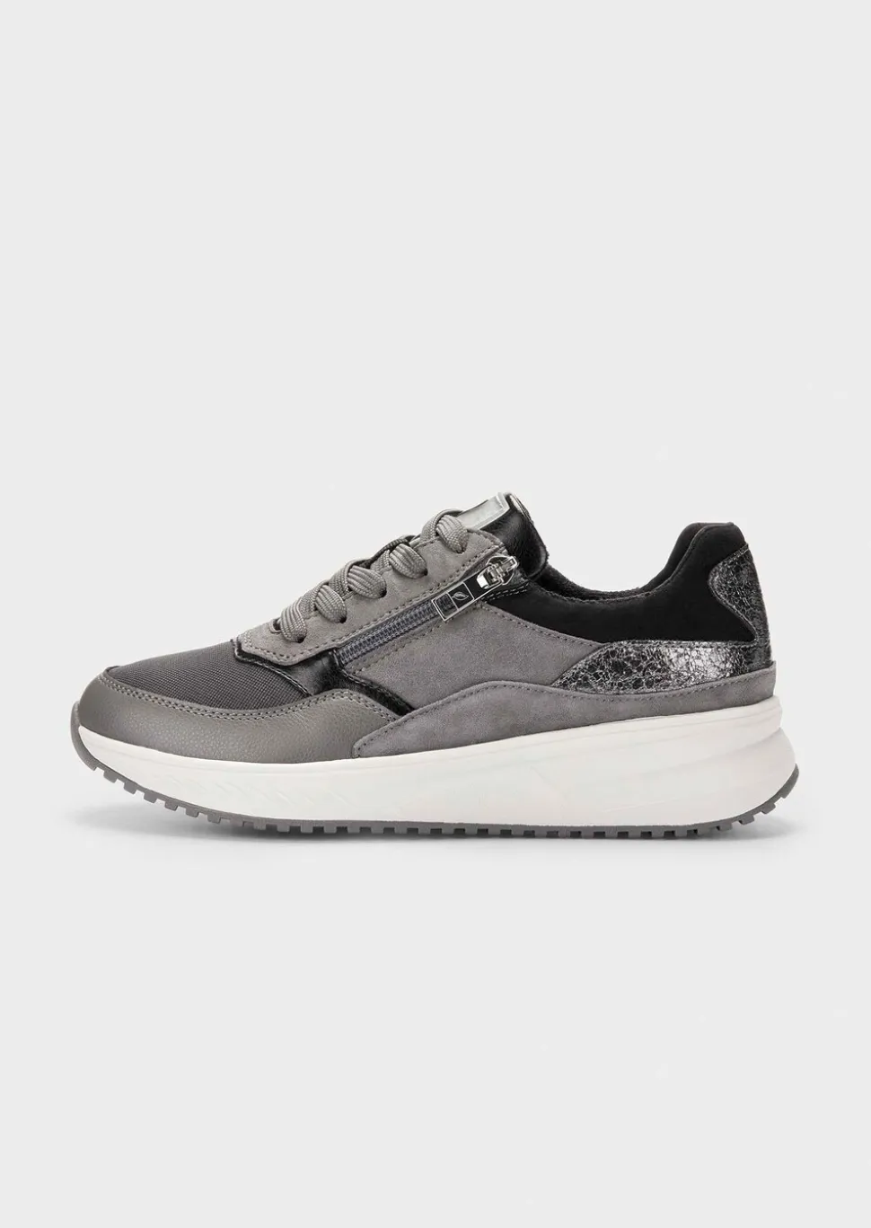 Sneaker aus Glatt- und Wildleder