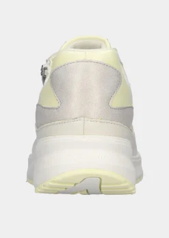 Sneaker aus Glatt- und Wildleder