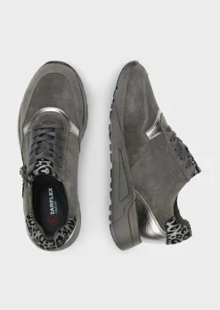 Sneaker aus Wildleder