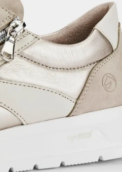 Sneaker in Matt/Glanz-Optik