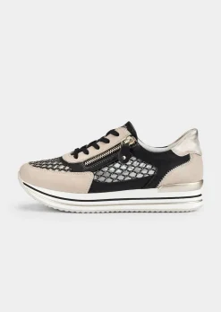 Sneaker mit atmungsaktivem Innenfutter