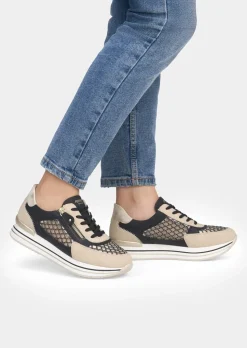 Sneaker mit atmungsaktivem Innenfutter