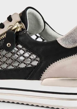 Sneaker mit atmungsaktivem Innenfutter