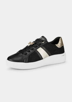 Sneaker mit Glanzelementen