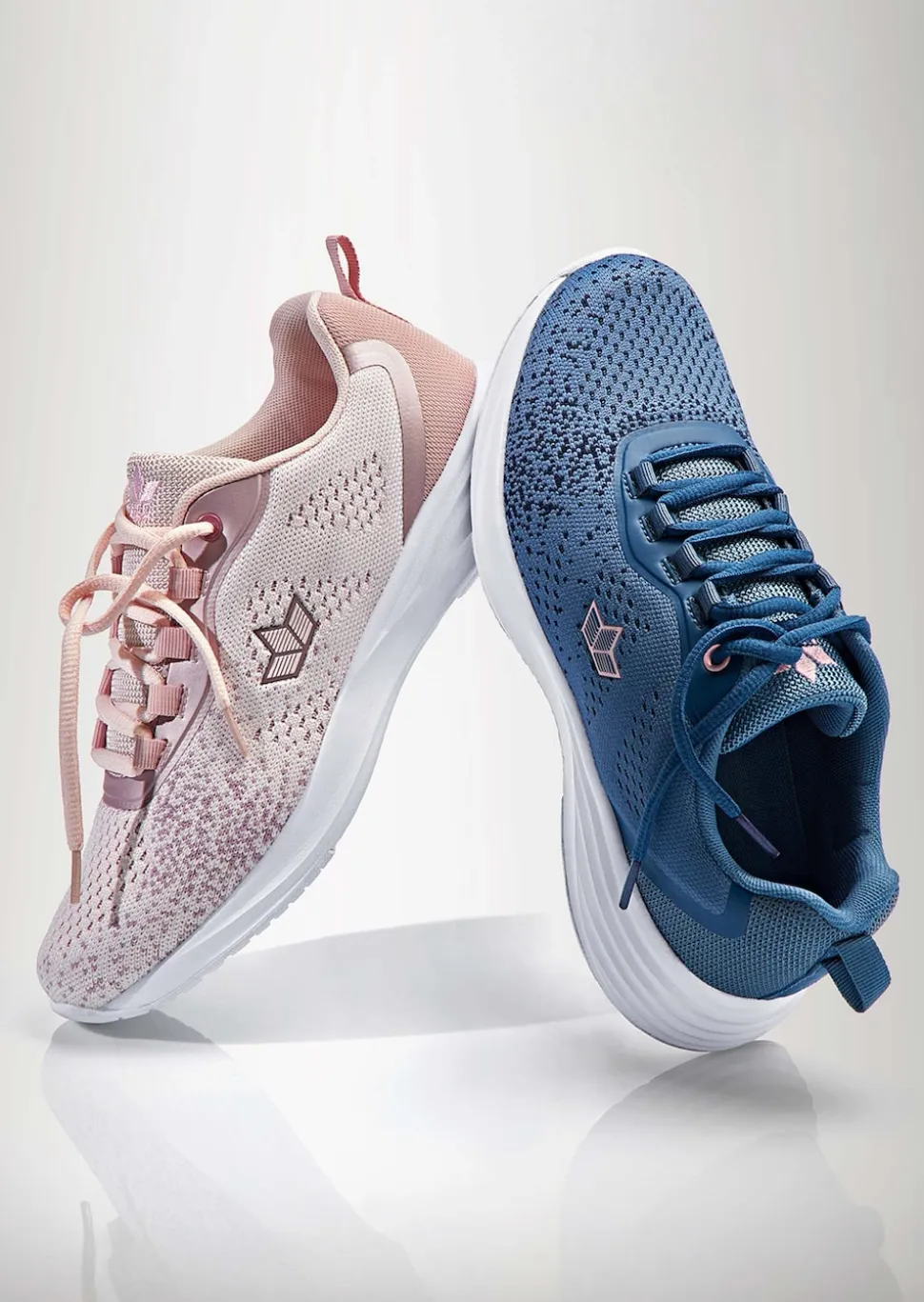 Sneaker mit herausnehmbarem Fußbett