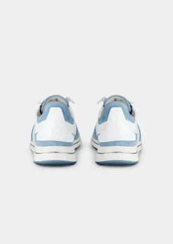 Sneaker mit herausnehmbarem Fußbett