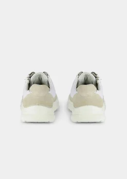 Sneaker mit herausnehmbarem Fußbett