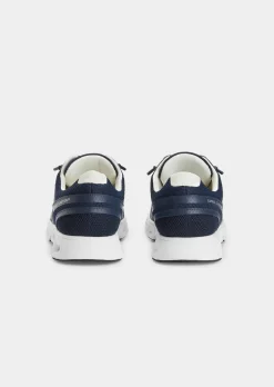 Sneaker mit herausnehmbarem Fußbett