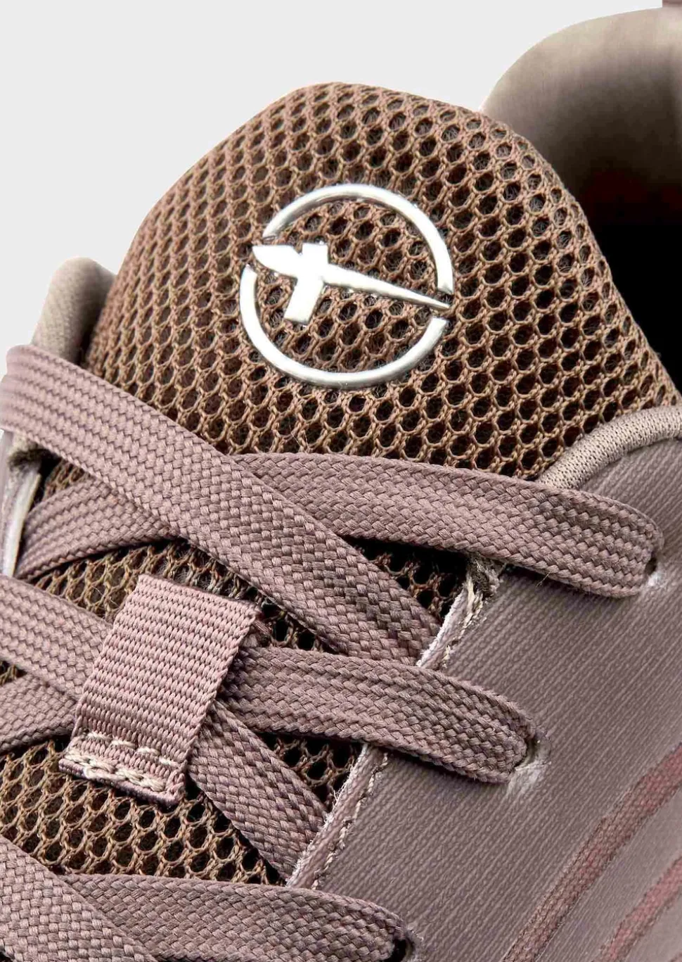 Sneaker mit herausnehmbarem Fußbett