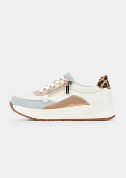 Sneaker mit Leo Print