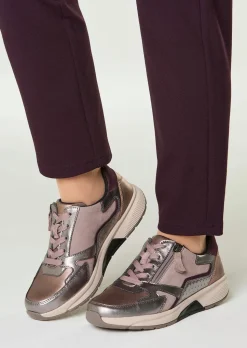 Sneaker mit Mesh-Futter