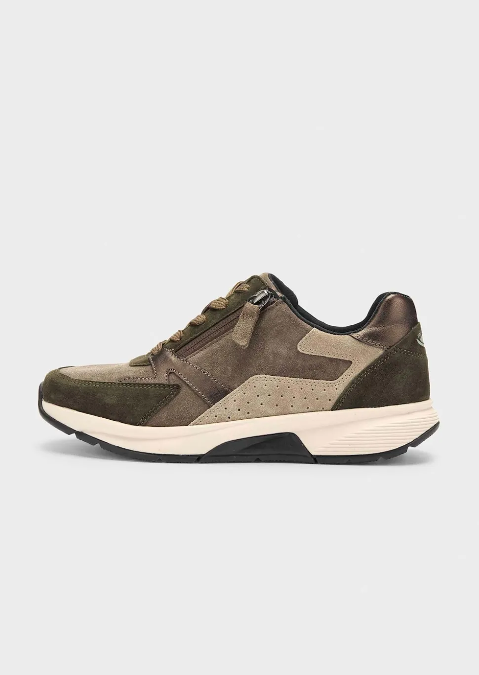Sneaker mit Mesh-Futter
