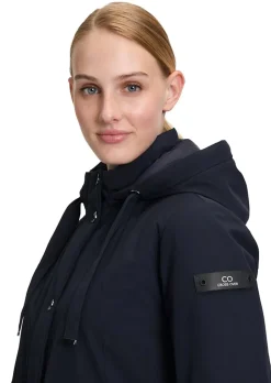 Softshell-Outdoorjacke mit abnehmbarer Kapuze