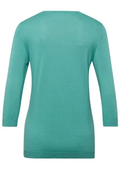 Sommerlicher Strickpullover mit Ajourmuster